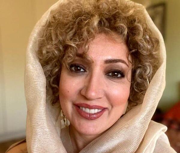 عکس نگار عابدی در خارج