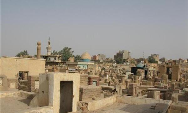 عکس قبرستان کربلا