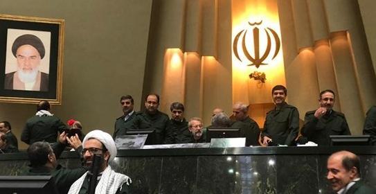 عکس نمایندگان مجلس با لباس سپاه