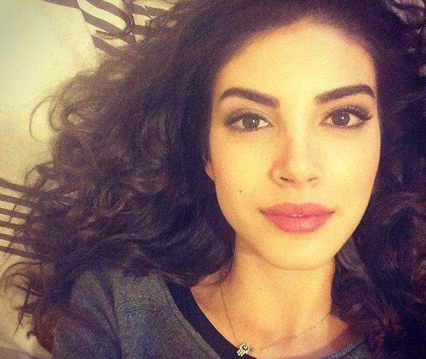 عکس دنیز بایسال بدون گریم