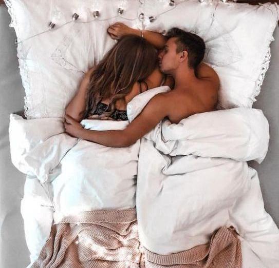 عکس عاشقانه روی هم