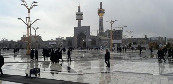 عکس حرم امام رضا در روز بارانی