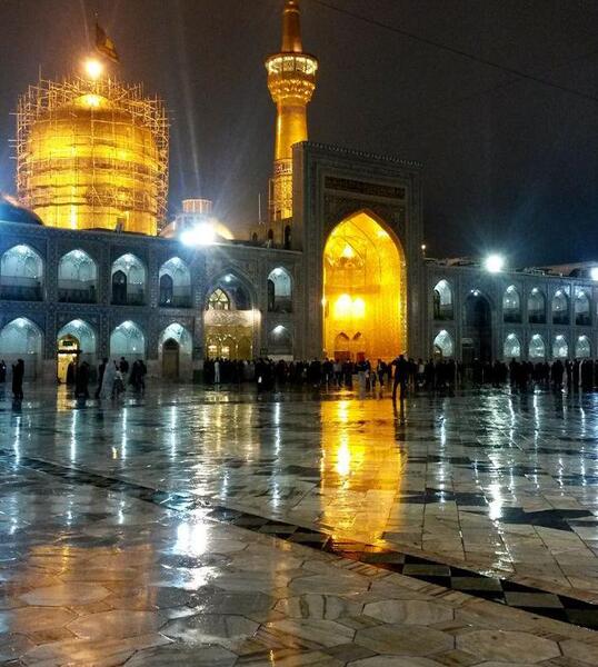 عکس حرم امام رضا در روز بارانی