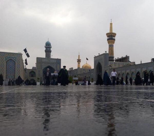 عکس حرم امام رضا در روز بارانی