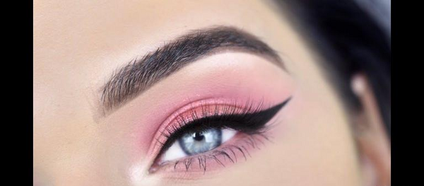 عکس سایه چشم صورتی