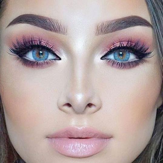 عکس سایه چشم صورتی