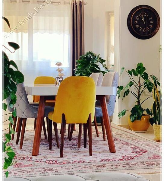 عکس غذا روی میز ناهار خوری