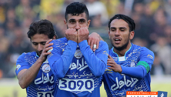عکس بهنام برزای با لباس پرسپولیس