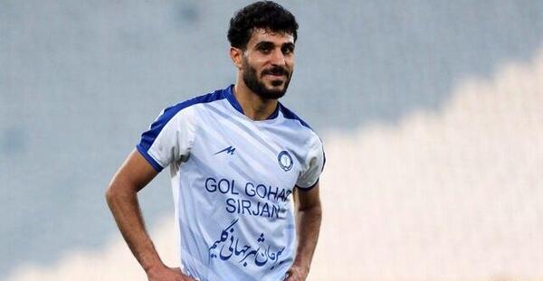عکس بهنام برزای با لباس پرسپولیس