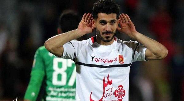 عکس بهنام برزای با لباس پرسپولیس