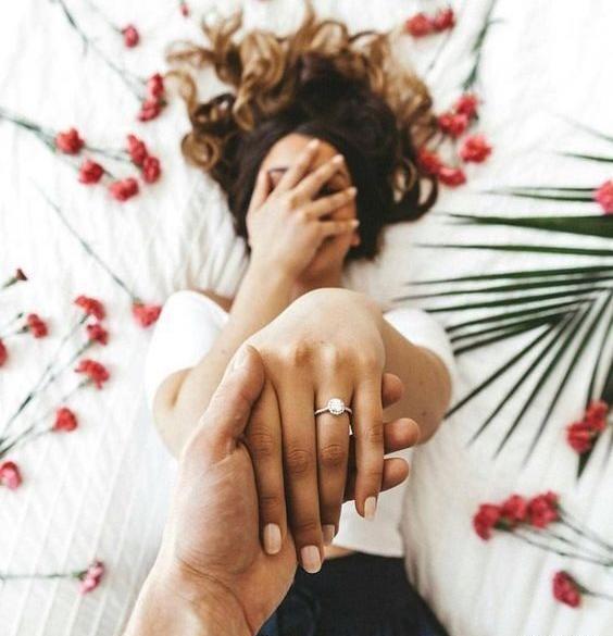 ژست عکس پروفایل حلقه نامزدی