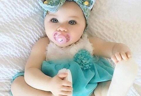 عکس نوزاد دختر تازه به دنیا آمده