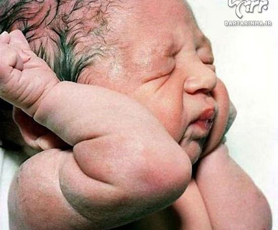 عکس نوزاد دختر تازه به دنیا آمده