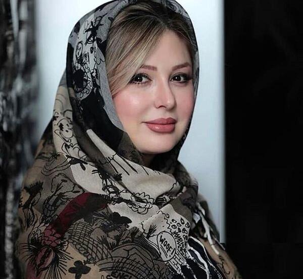 عکس پدر مادر نیوشا ضیغمی