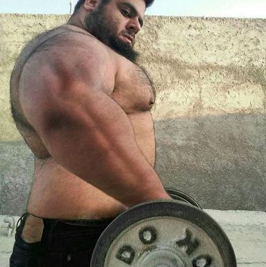 عکس سجاد غریبی در کشتی کج