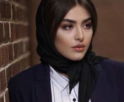عکس جدید ریحانه پارسا با نوار بهداشتی
