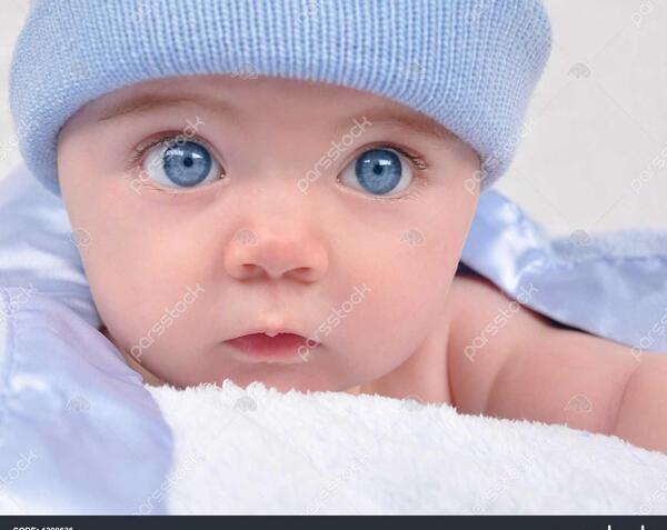 عکس نوزاد پسر چشم آبی