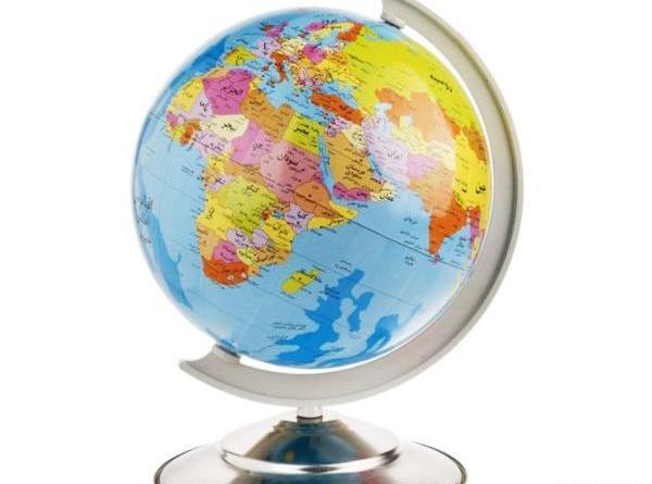 عکس کره ی زمین پلاستیکی