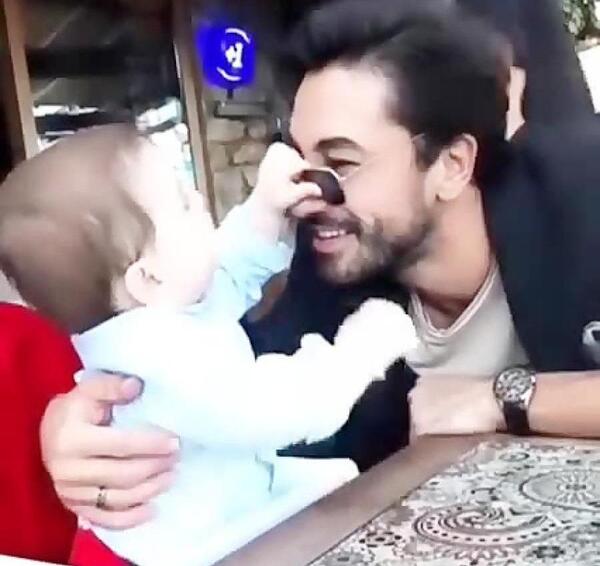 عکس پدر مادر هالیت جان