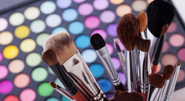 عکس ایده برای پیج لوازم آرایشی