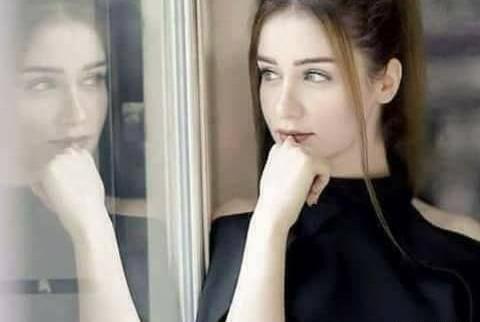لاکچری ژست عکس دخترانه تکی در خانه