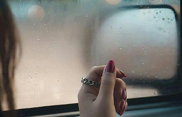 عکس باران تو ماشین