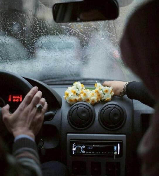 عکس باران تو ماشین