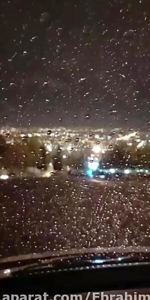 عکس باران تو ماشین