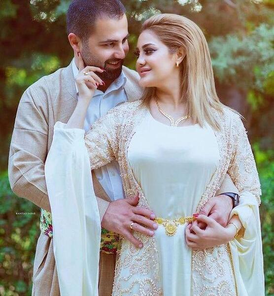 عکس عروس و داماد با لباس کردی