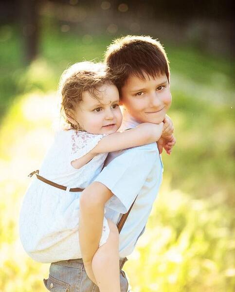 عکس ژست خواهر برادری