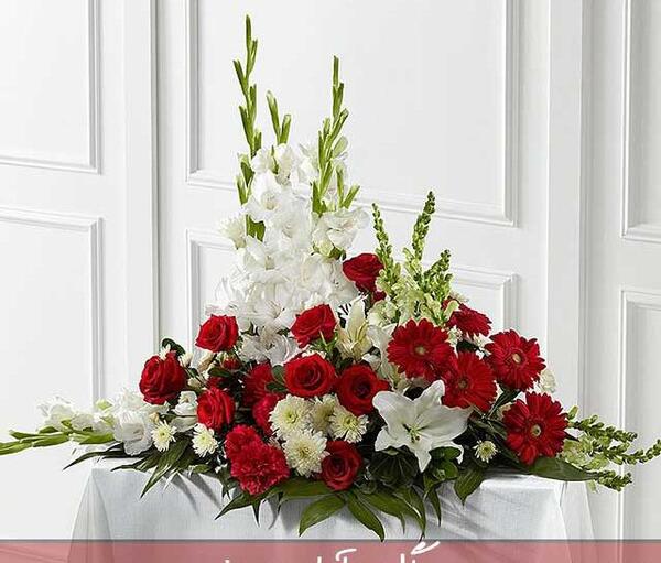 عکس دسته گل روی میز