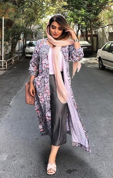 عکس مدل مانتو جلو باز گلدار