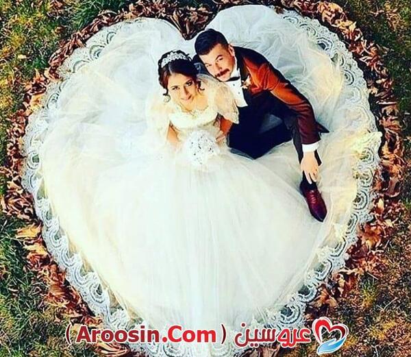 ژست عکس عروس دخترانه
