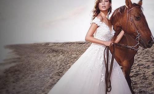 ژست عکس عروس دخترانه