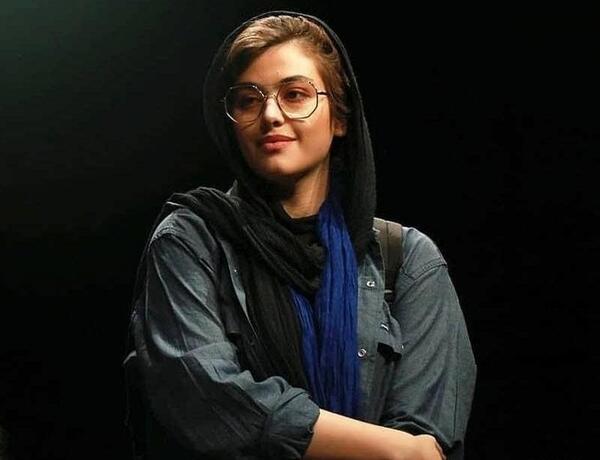 عکس جدید ریحانه پارسا با موهای بنفش