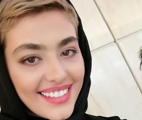 عکس جدید ریحانه پارسا با موهای بنفش