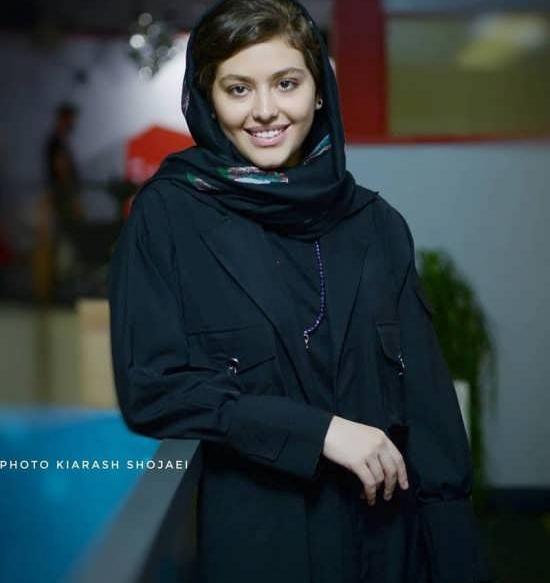 عکس جدید ریحانه پارسا با موهای بنفش