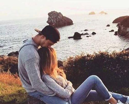 عکس عاشقانه بوسه و بغل بدون متن