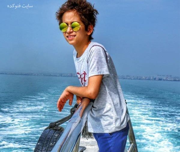 عکس حمید در لیسانسه ها