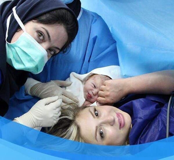 عکس با حجاب نیوشا ضیغمی