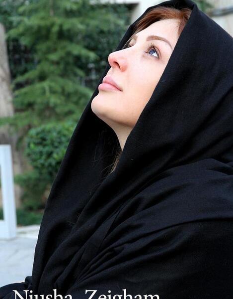 عکس با حجاب نیوشا ضیغمی