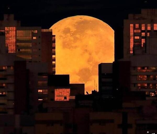 عکس ماه خونی