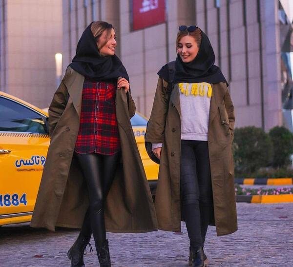 عکس مانتو بلند با جوراب شلواری
