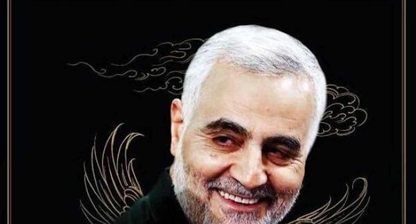 عکس نوشته حاج قاسم هنوز زنده است