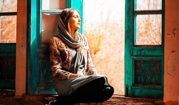 آموزش ژست عکس گرفتن دخترانه