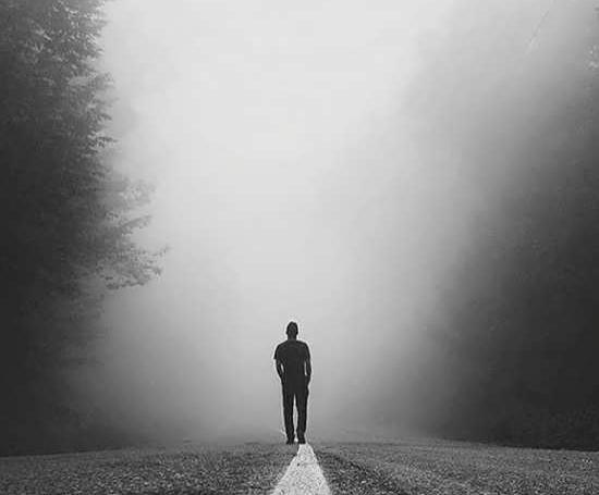 عکس تنهایی سیاه و سفید