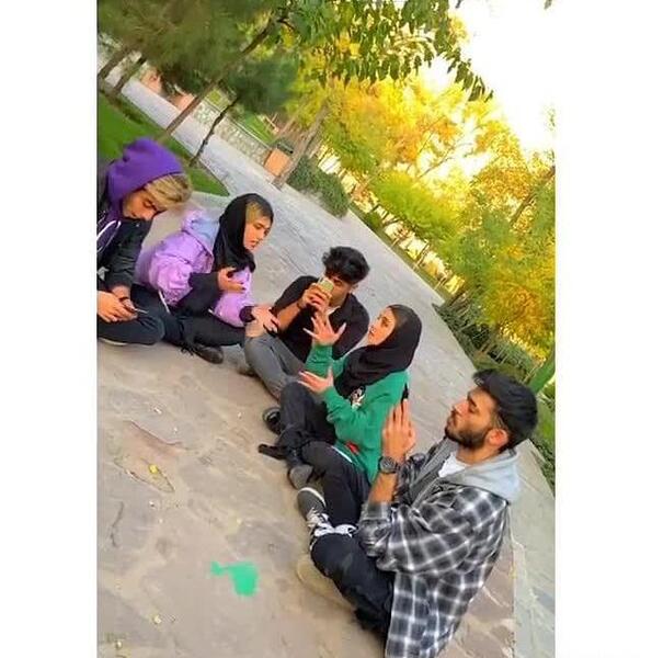 عکس نیکا با متین