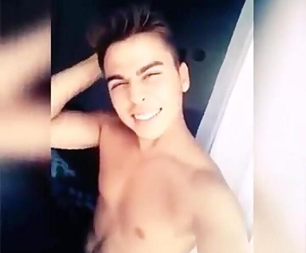 عکس پسر نوجوان ساده