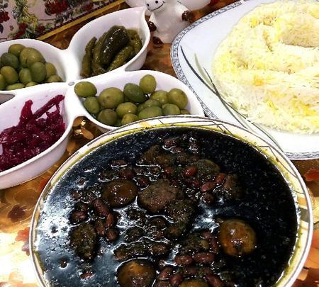 عکس قورمه سبزی تو قابلمه