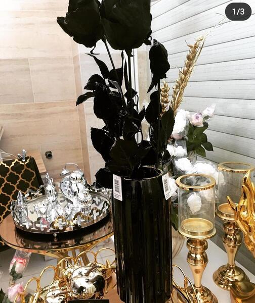 عکس گل رز مشکی با شمع
